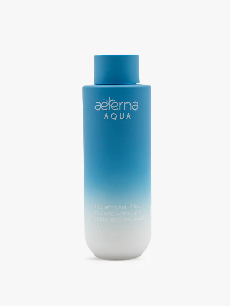 Cylindrical 250 ml conditioner bottle made with natural ingredients, sulfate and paraben-free, moisturizing, made in Italy.